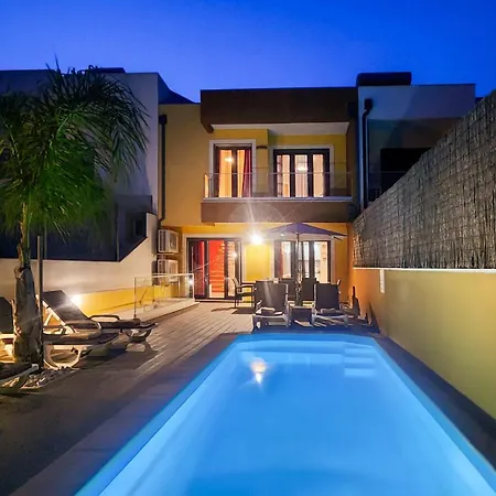 Alice - Private Pool - 10 Guests -