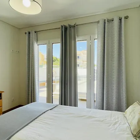 Alice By Check-in Portugal Будинок відпочинку Албуфейра